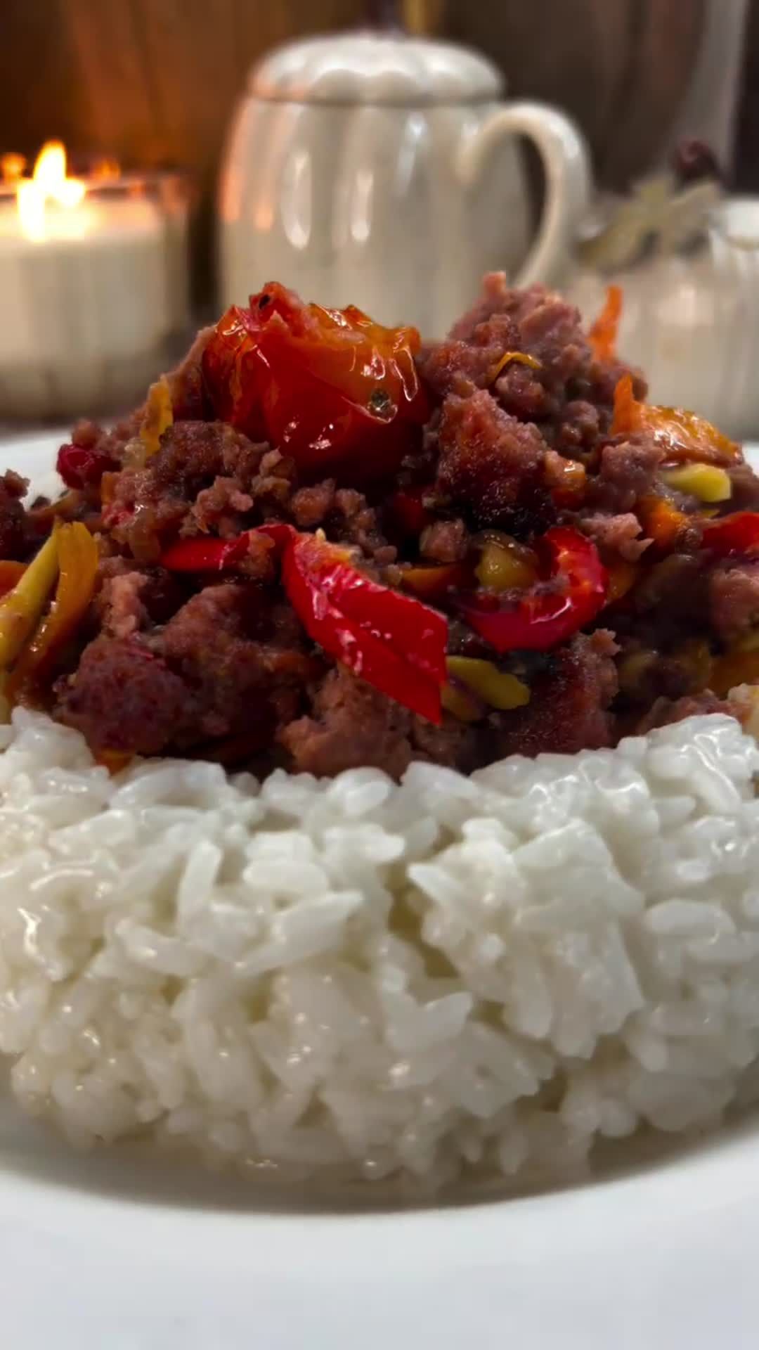 Фарш с овощами на рисе