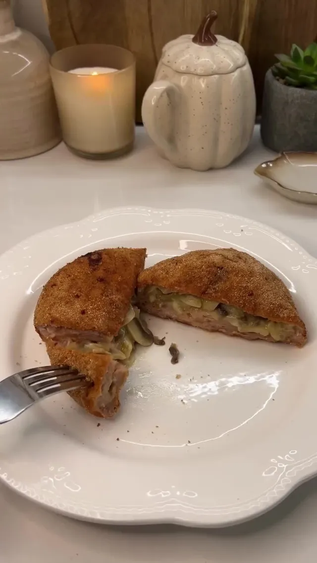 Куриные шарики с грибами и моцареллой