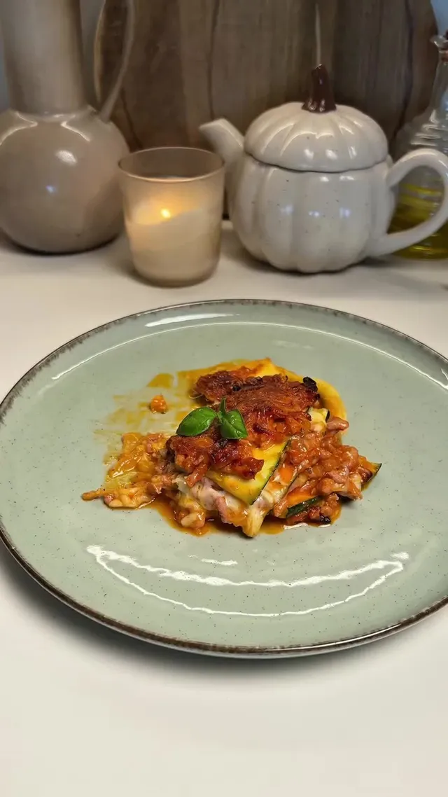Лазанья из кабачков с мясным соусом