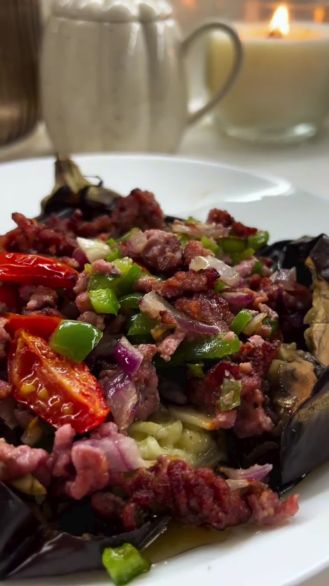 Баклажан с мясной начинкой и перцем