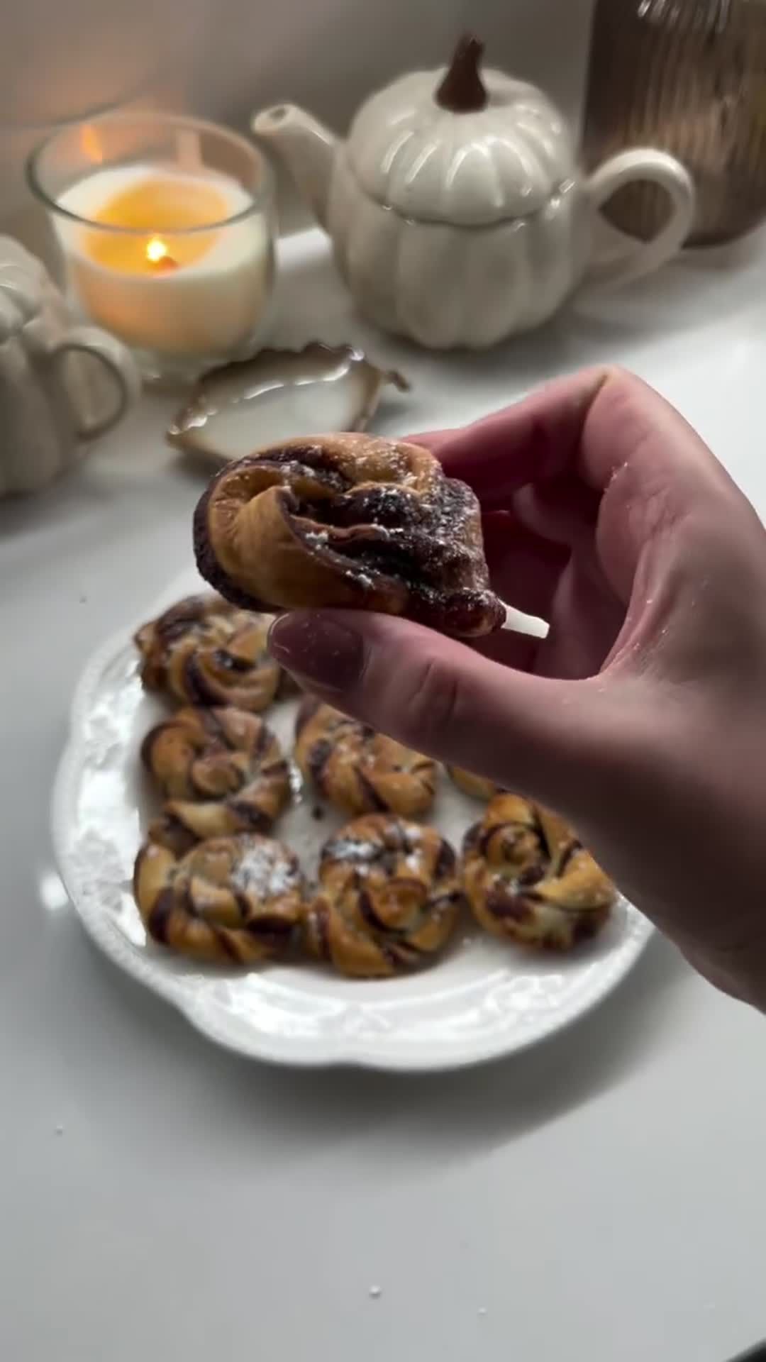 Булочки-улитки с шоколадной пастой
