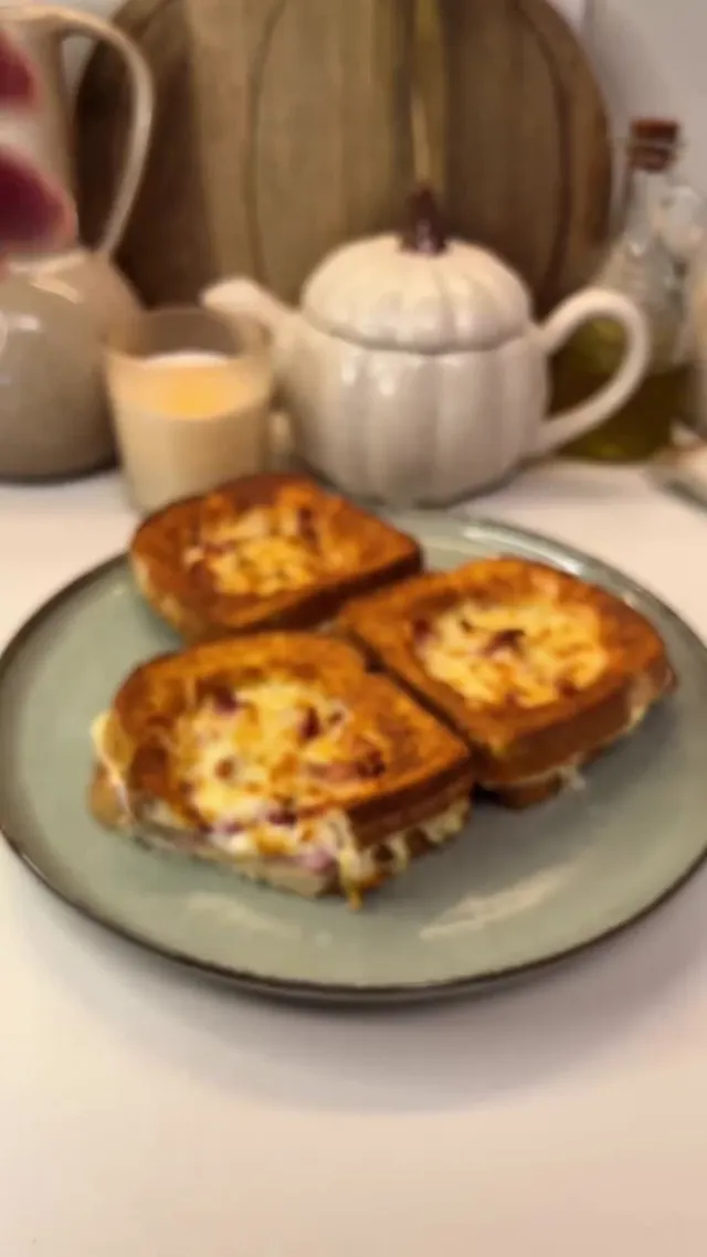 French Toast Sandwiches with Ham and Cheese