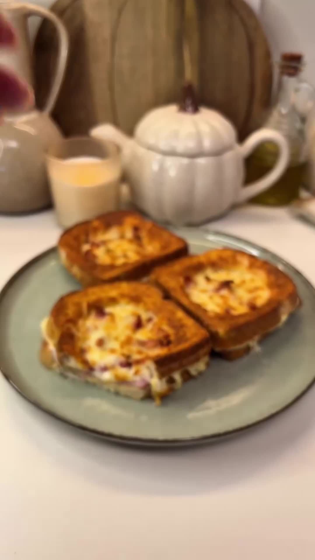 French Toast Sandwiches with Ham and Cheese