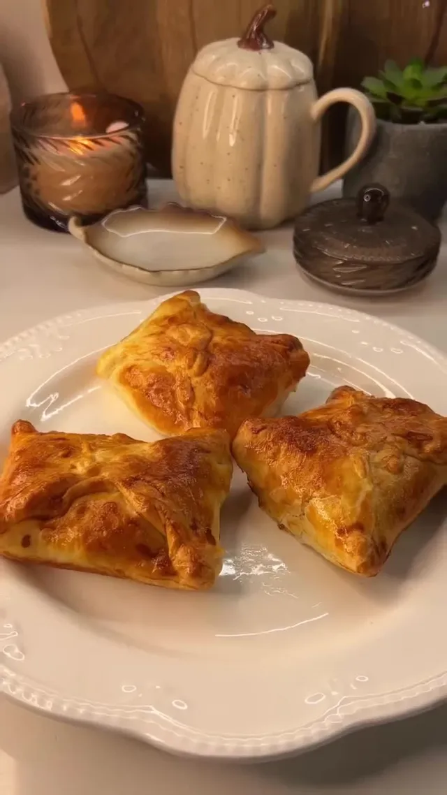Puff Pastry Parcels with Tuna, Corn and Pepper