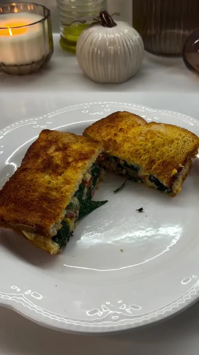 Sandwich Bake with Spinach and Tomatoes