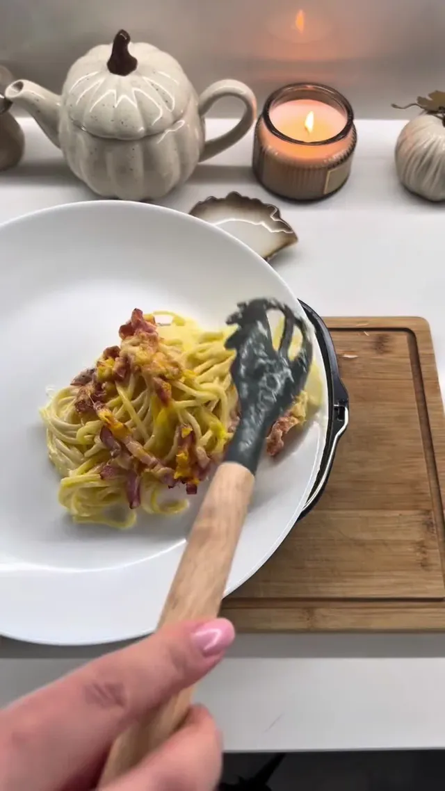 Pasta with Bacon in Cream Sauce