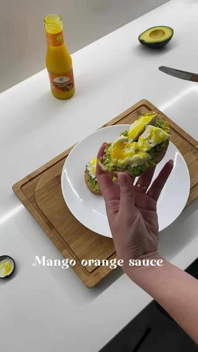Avocado Toast with Gorgonzola and Mango Sauce